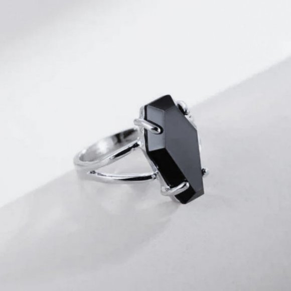 💚 2 for $20 💚 Romantic Gothic Black Coffin-Style Ring - Picture 1 of 5